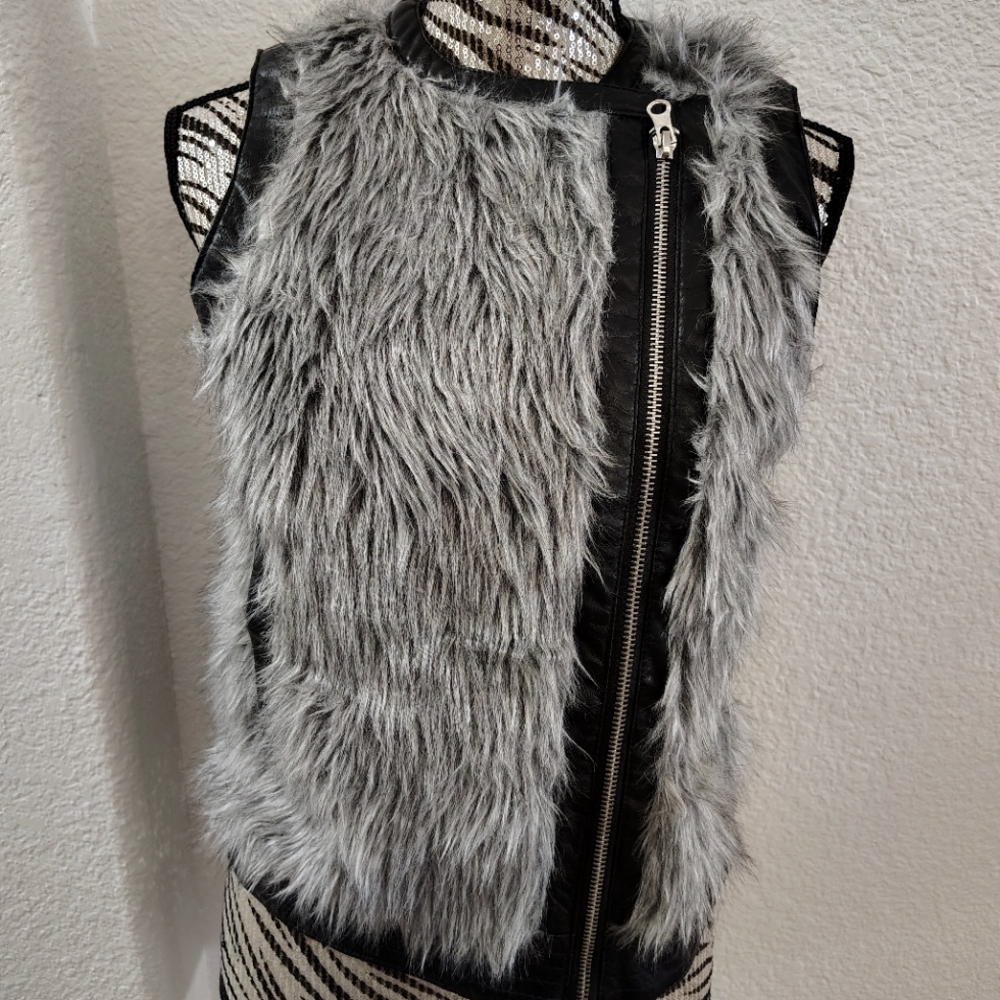 Wet seal Gray Faux Fur Vest with zipper and Two Front Pockets